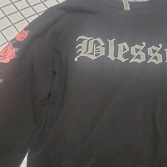 black with roses YoursTruly Phora longsleeve - Picture 3 of 4